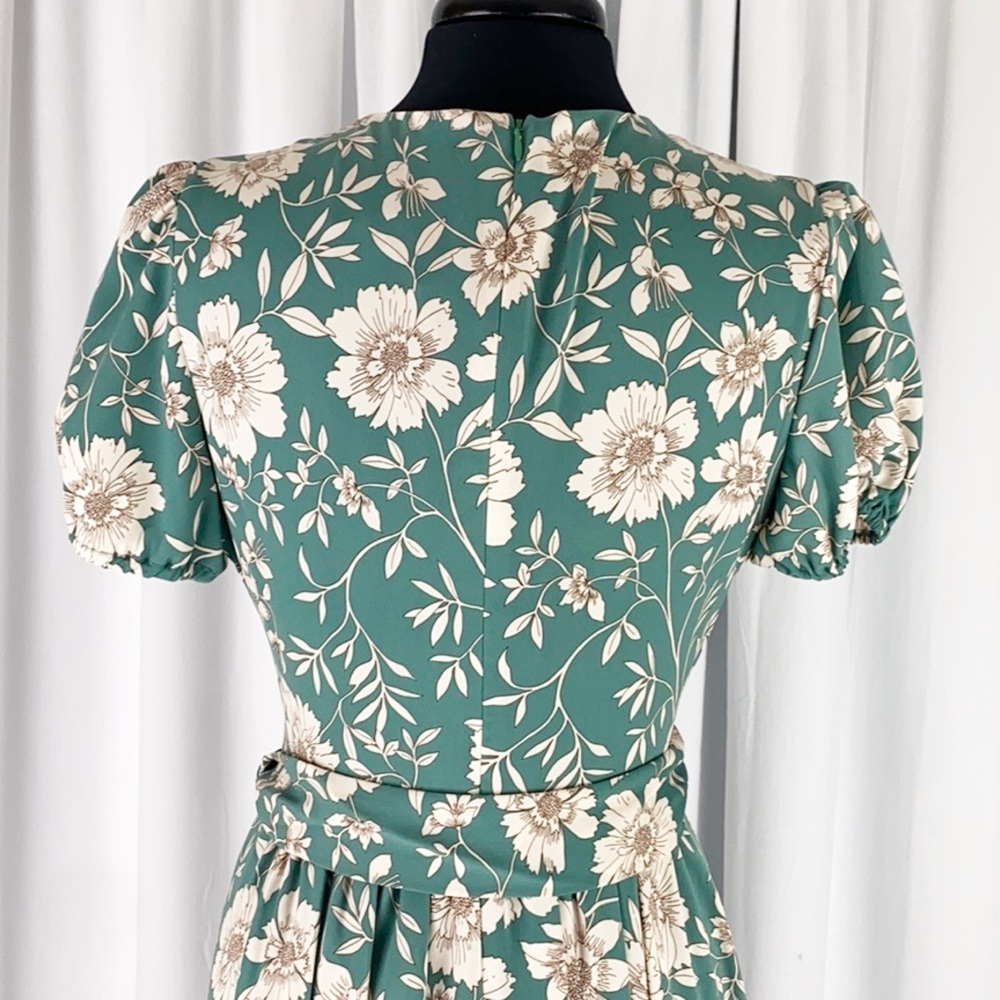 Gal Meets Glam Shannon Pleat Neck Maxi Dress - Picture 6 of 15